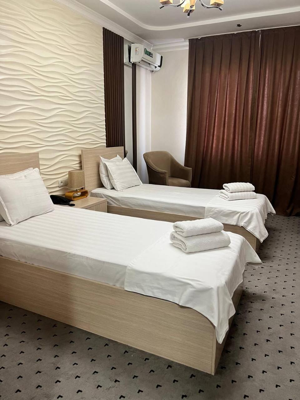 Orzu Hotel Namangan Exterior photo
